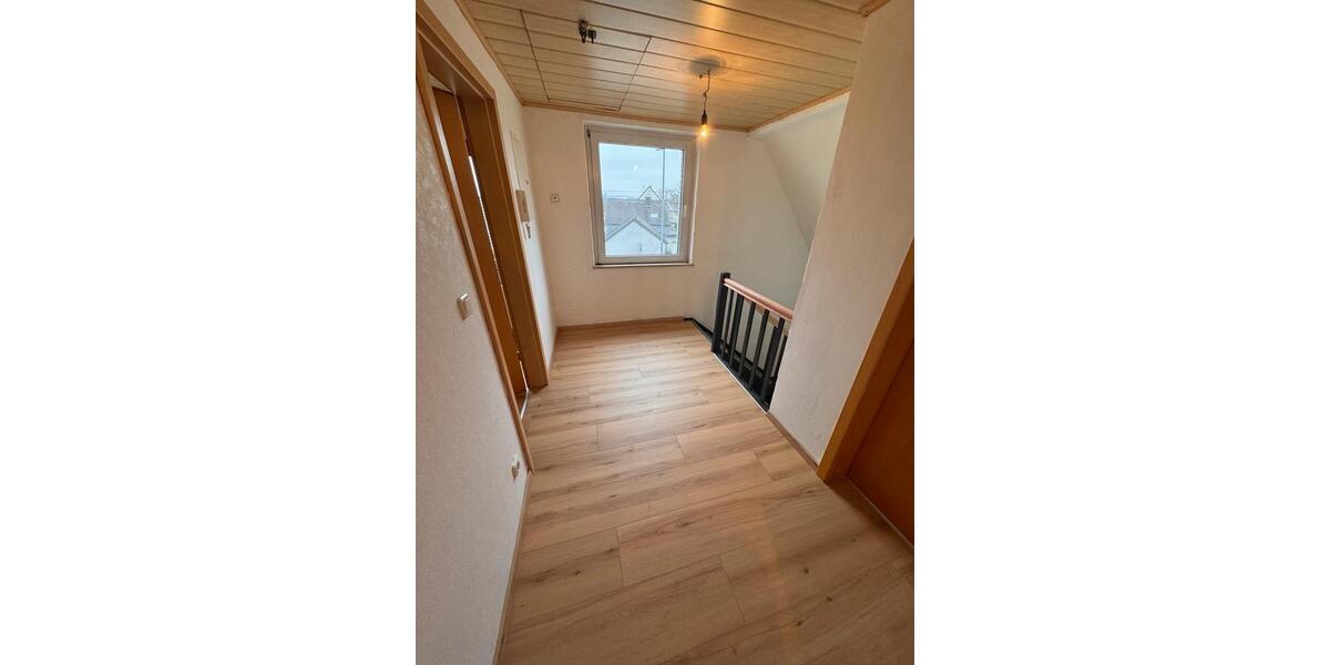 Etagenwohnung Weißenthurm - 5 Zimmer, 117 m&sup2;, 900&euro; | Angebot:25137368