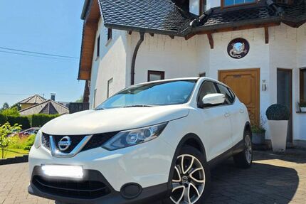 Nissan Qashqai 210.000 km 6.800 &euro; Asbach 53567