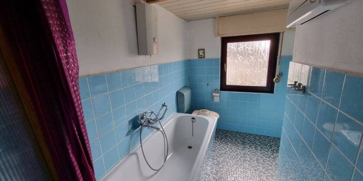 Doppelhaushälfte Lykershausen - 4 Zimmer, 108 m&sup2;, 75.000&euro; | Angebot:25735371