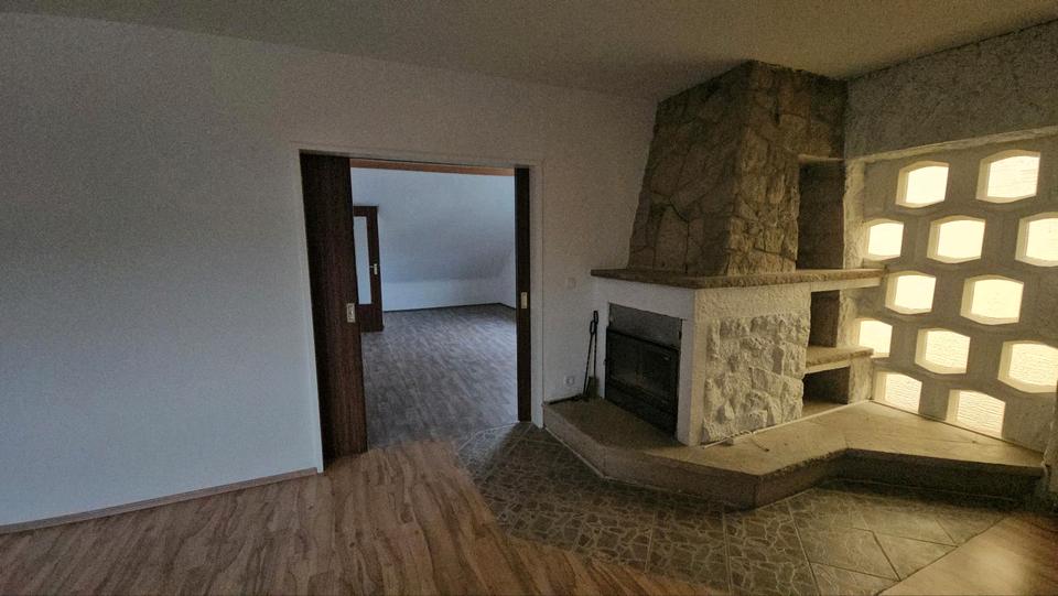 Dachgeschoßwohnung Niederzissen - 5 Zimmer, 136 m&sup2;, 1.150&euro; | Angebot:25876511