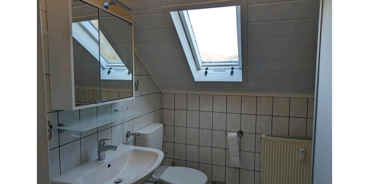 Dachgeschoßwohnung Neuwied - 3 Zimmer, 90 m&sup2;, 1.050&euro; | Angebot:25851207