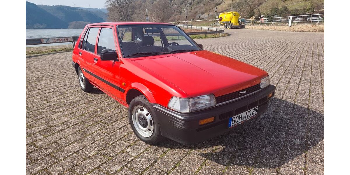 Toyota Corolla 95.000 km 2.800 &euro; Osterspai 56340