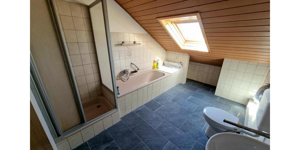 Dachgeschoßwohnung Niederzissen - 3 Zimmer, 76 m&sup2;, 700&euro; | Angebot:25639687