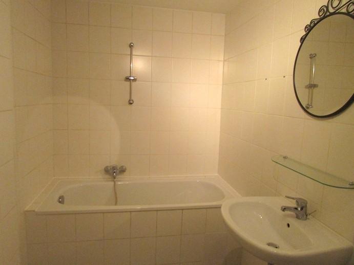 Erdgeschoßwohnung Urmitz - 3 Zimmer, 74 m&sup2;, 600&euro; | Angebot:25351389