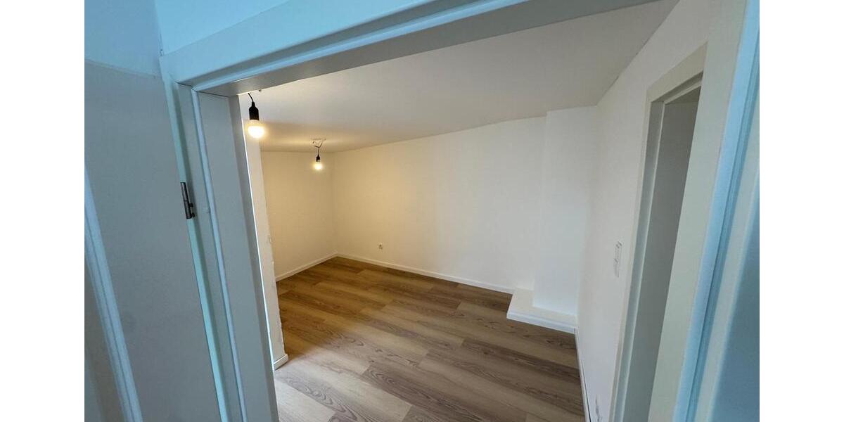 Etagenwohnung Bad Hönningen - 5.5 Zimmer, 150 m&sup2;, 1.300&euro; | Angebot:25844340