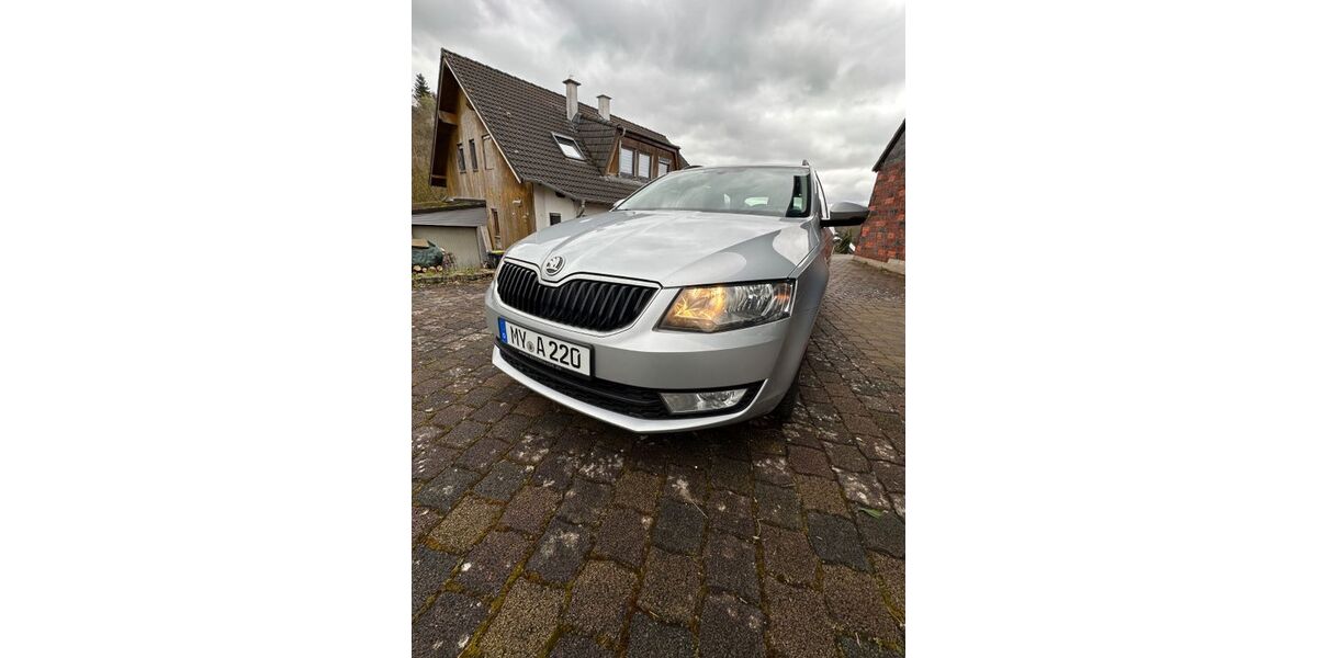 Skoda Octavia 97.000 km 10.990 &euro; Trimbs 56754