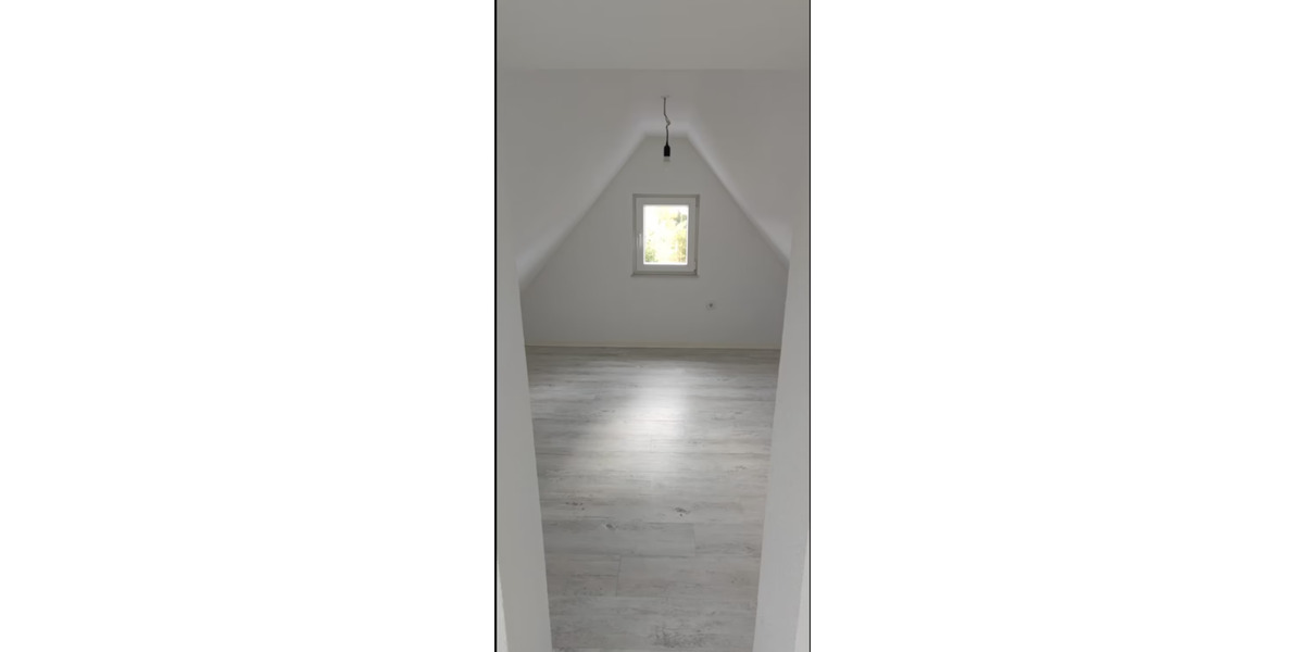 Dachgeschoßwohnung Selters (Westerwald) - 2.5 Zimmer, 70 m&sup2;, 750&euro; | Angebot:25568943