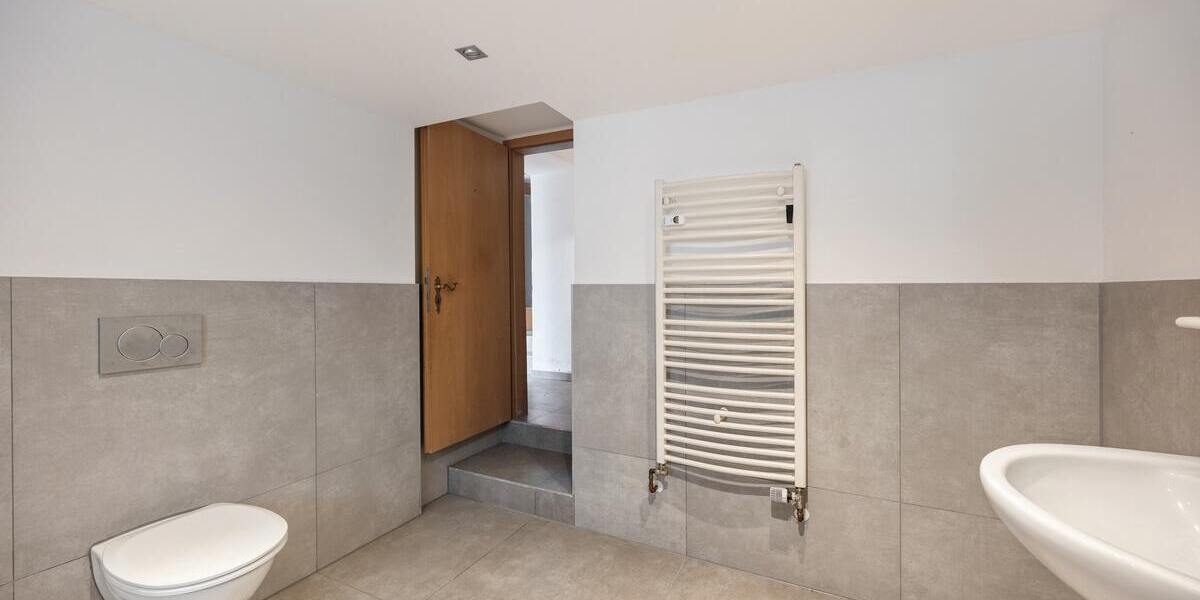 Zweifamilienhaus mit 3x Garagen nur 2 Min zur A3 - Zweifamilienhaus Mogendorf | Angebot:25081818