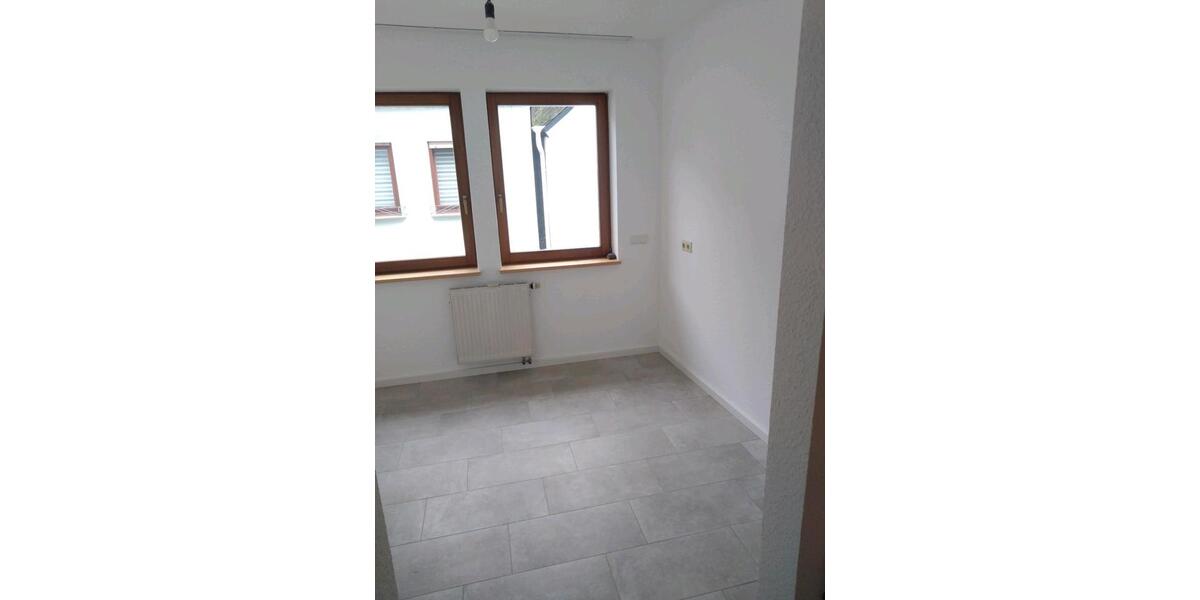 Etagenwohnung Dieblich - 3 Zimmer, 94 m&sup2;, 780&euro; | Angebot:25291823