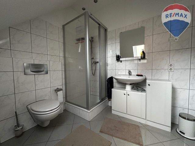 Einfamilienhaus Höhr-Grenzhausen Grenzhausen - 9 Zimmer, 225 m&sup2;, 459.000&euro; | Angebot:25664423