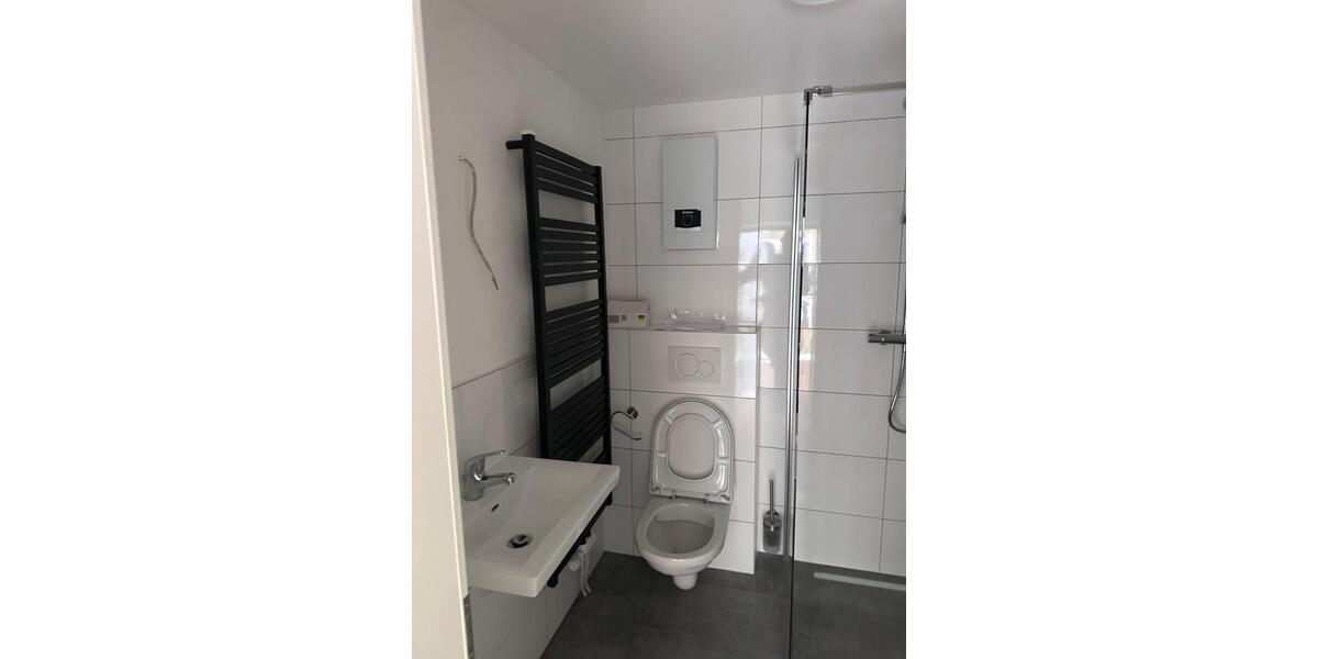 Etagenwohnung Neuwied Feldkirchen - 7 Zimmer, 170 m&sup2;, 1.800&euro; | Angebot:26032374