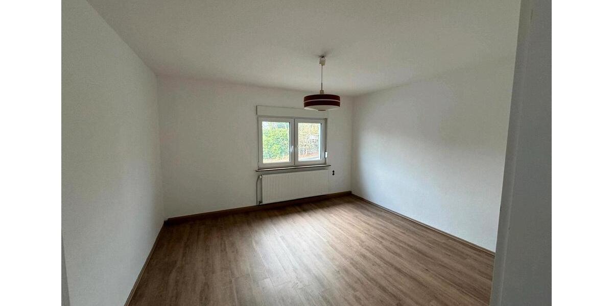 Etagenwohnung Vettelschoß - 5 Zimmer, 100 m&sup2;, 1.000&euro; | Angebot:25722632