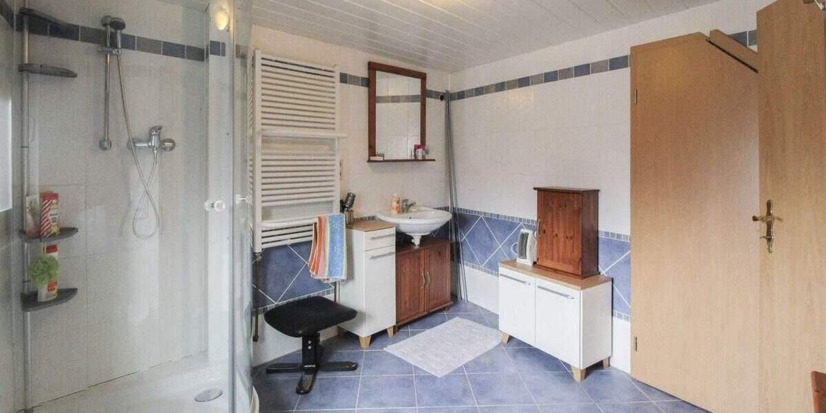 Mehrfamilienhaus, Wohnhaus Leutesdorf - 9 Zimmer, 308 m&sup2;, 360.000&euro; | Angebot:25699240