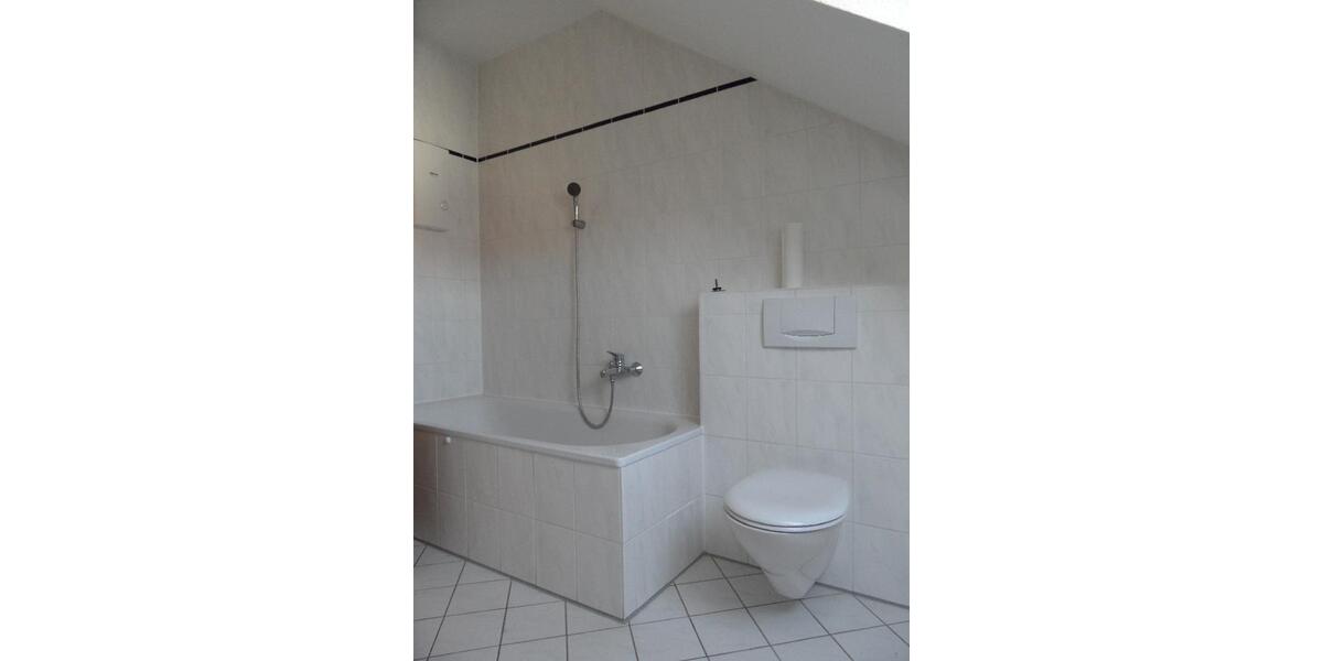 Dachgeschoßwohnung Puderbach - 5 Zimmer, 150 m&sup2;, 980&euro; | Angebot:24763652