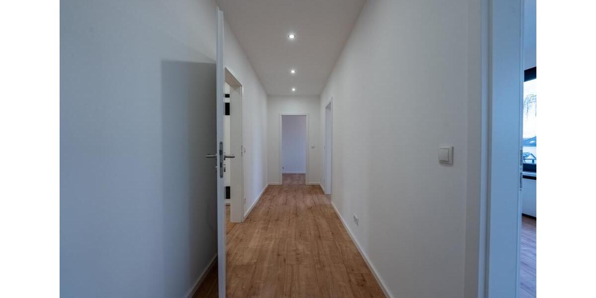 Dachgeschoßwohnung Neuwied - 4 Zimmer, 125 m&sup2;, 1.750&euro; | Angebot:25543097