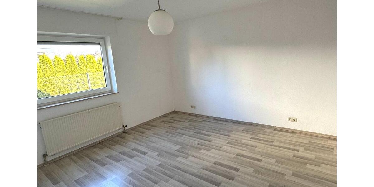 Erdgeschoßwohnung Kleinmaischeid - 3 Zimmer, 90 m&sup2;, 720&euro; | Angebot:25881802