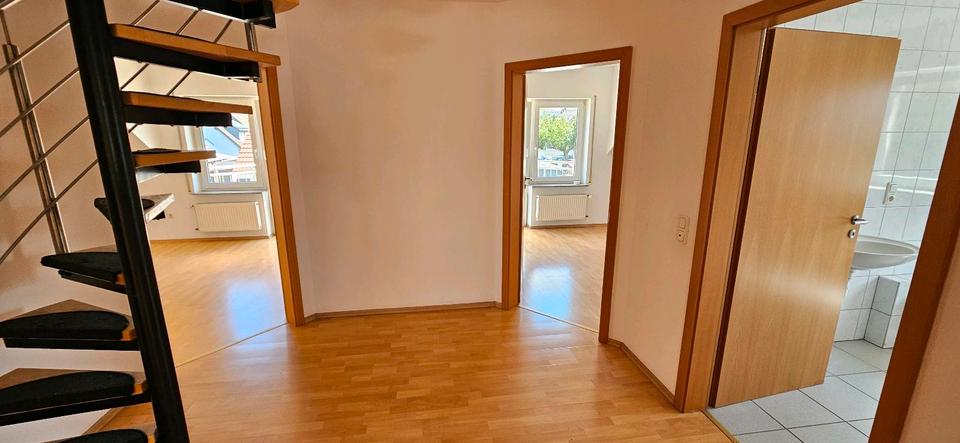 Dachgeschoßwohnung Mülheim-Kärlich Kärlich - 5 Zimmer, 105 m&sup2;, 1.000&euro; | Angebot:25419319