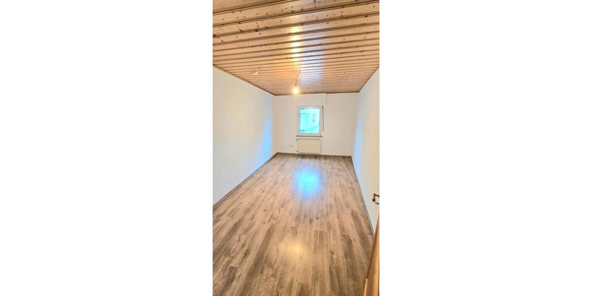 Etagenwohnung Mülheim-Kärlich Kärlich - 4 Zimmer, 136 m&sup2;, 1.315&euro; | Angebot:26635138