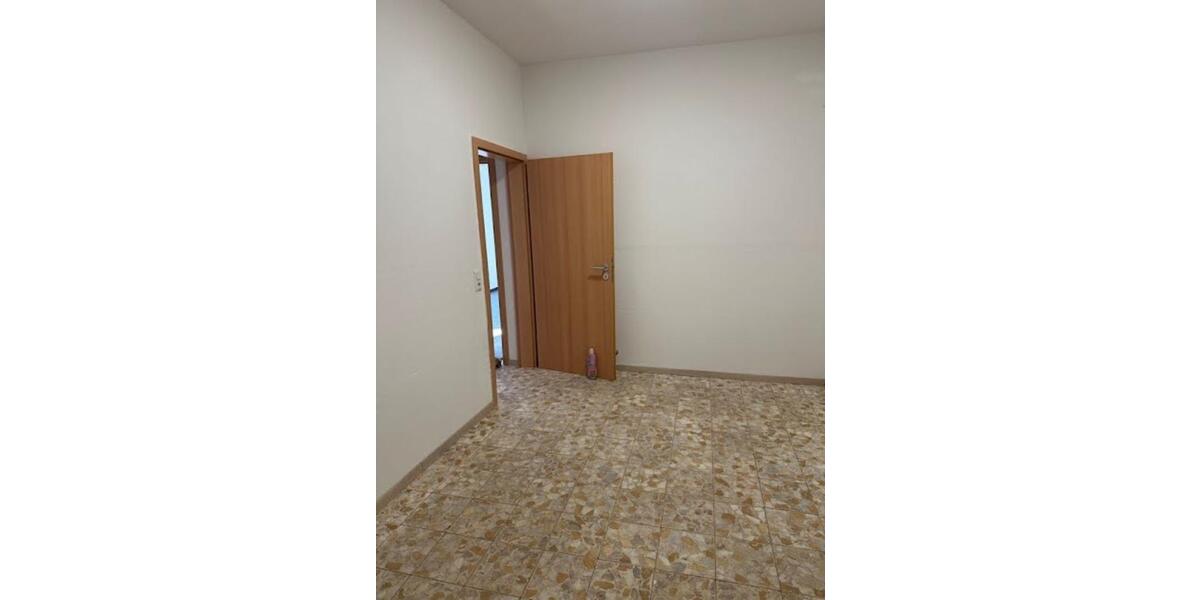 Erdgeschoßwohnung Urmitz - 3 Zimmer, 90 m&sup2;, 700&euro; | Angebot:25271367