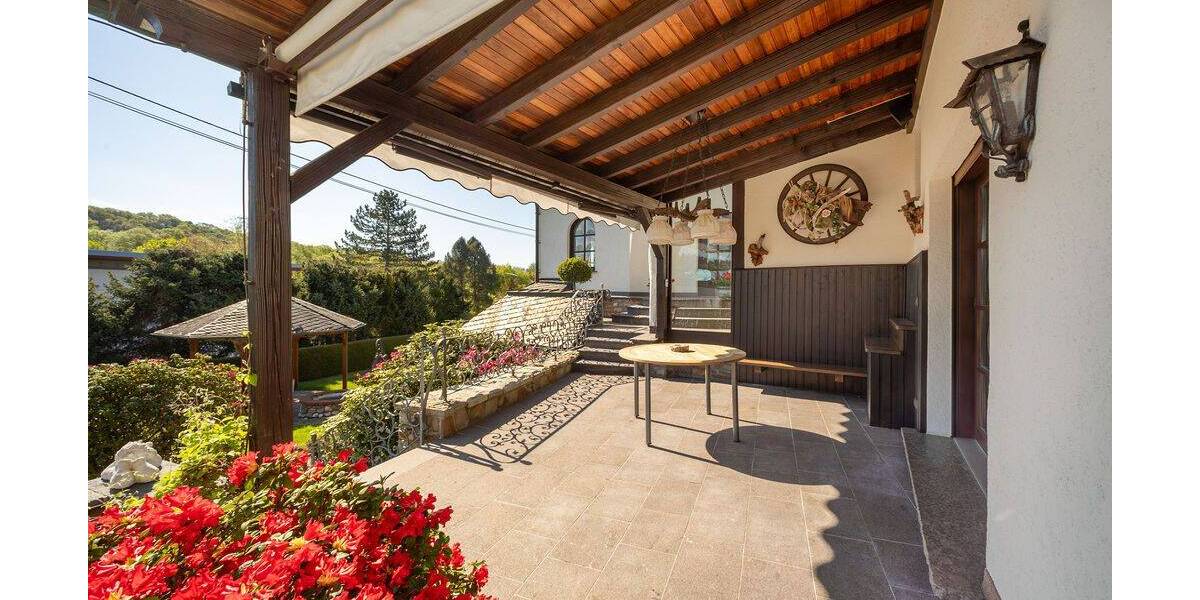 Einfamilienhaus Raubach - 8 Zimmer, 262 m&sup2;, 995.000&euro; | Angebot:25845622