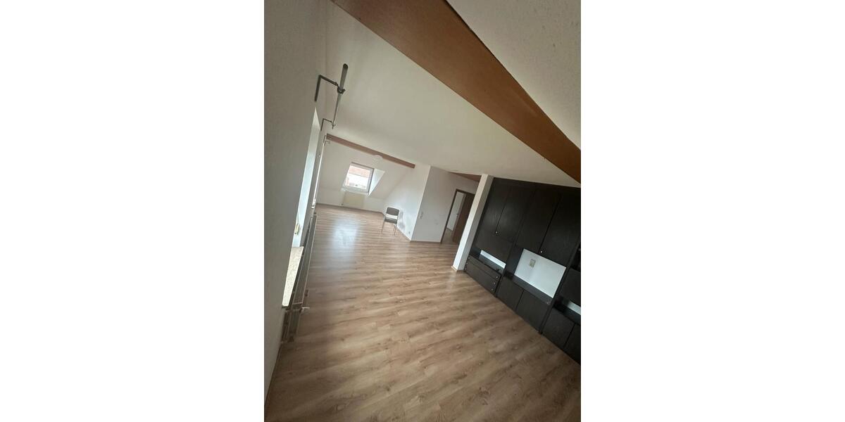 Dachgeschoßwohnung Ötzingen - 6 Zimmer, 120 m&sup2;, 1.100&euro; | Angebot:25539890