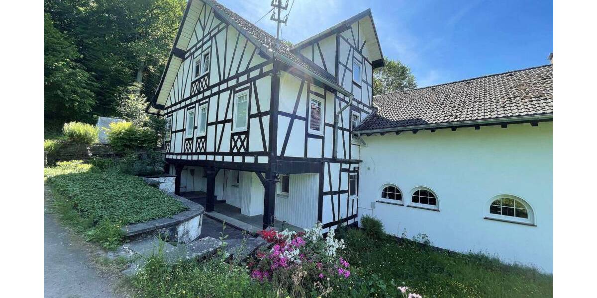 Mehrfamilienhaus, Wohnhaus Flammersfeld - 1.200.000&euro; | Angebot:25698568