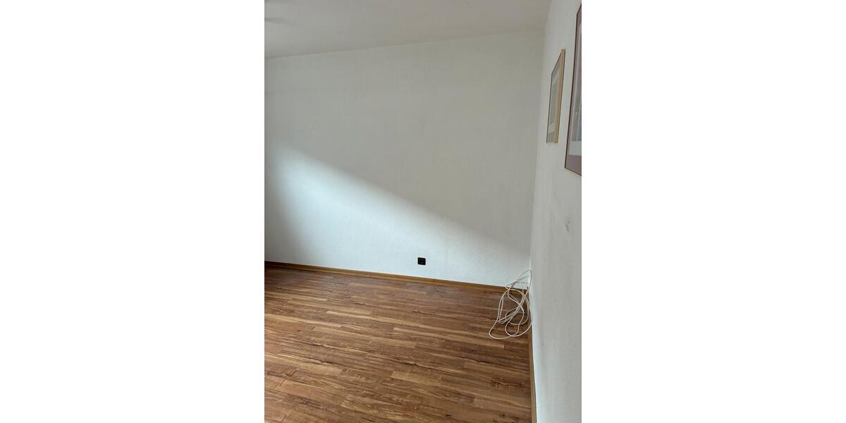 Erdgeschoßwohnung Breitscheid - 3 Zimmer, 109 m&sup2;, 1.000&euro; | Angebot:25977514