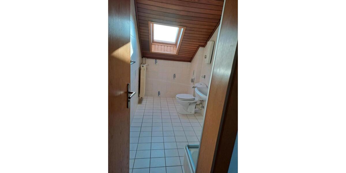 Dachgeschoßwohnung Bad Honnef - 2 Zimmer, 65 m&sup2;, 900&euro; | Angebot:25947683