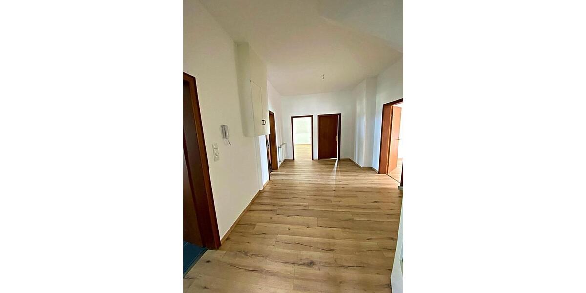 Dachgeschoßwohnung Neuwied Block - 3 Zimmer, 120 m&sup2;, 900&euro; | Angebot:23879708