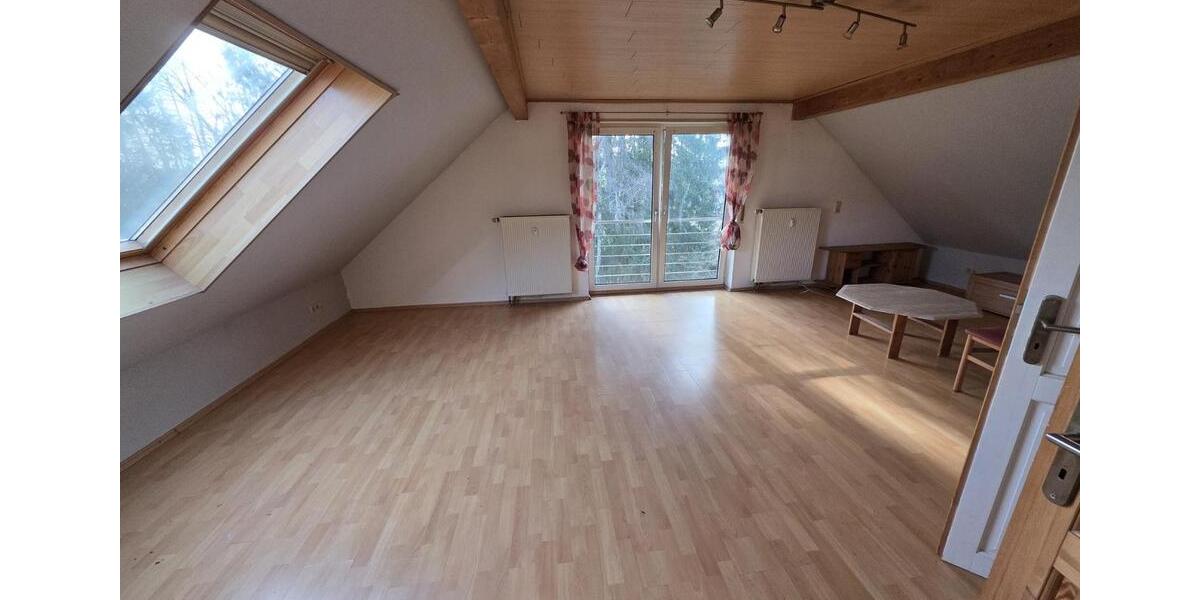 Dachgeschoßwohnung Ötzingen - 3 Zimmer, 92 m&sup2;, 785&euro; | Angebot:25901661