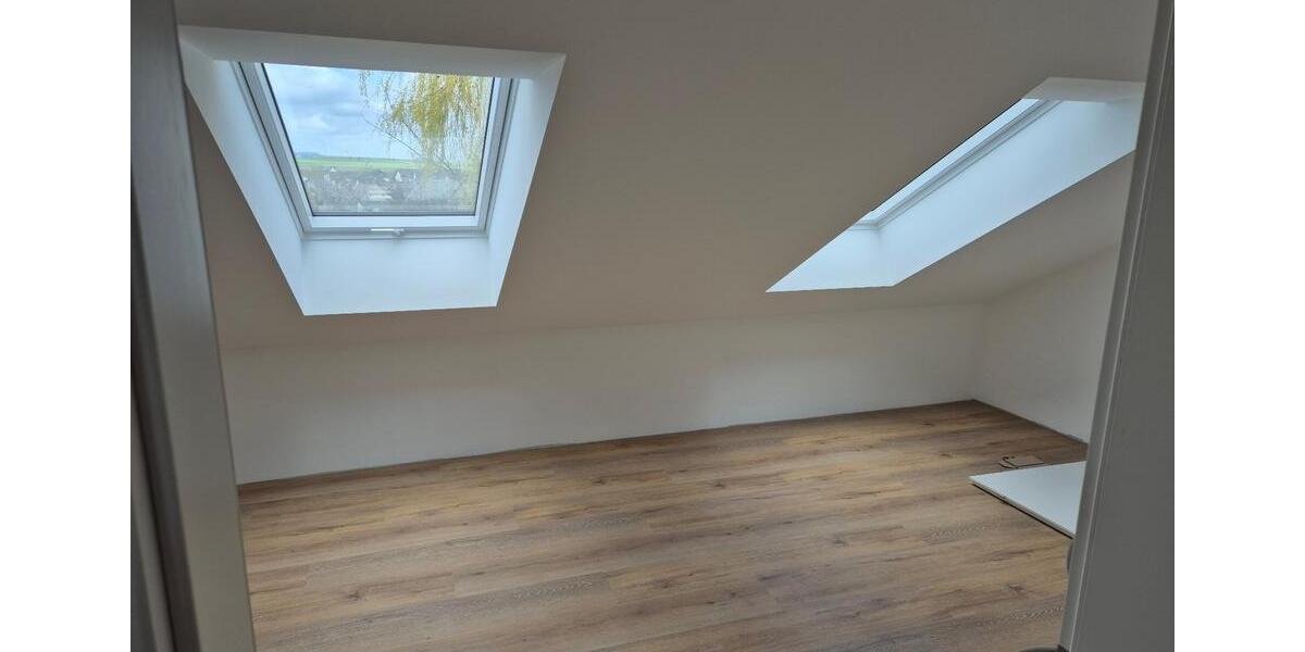 Dachgeschoßwohnung Polch - 5 Zimmer, 122 m&sup2;, 1.100&euro; | Angebot:25941920