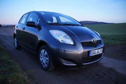 Toyota Yaris 97.000 km 5.300 &euro; Neuwied 56567
