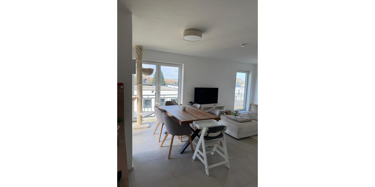 Etagenwohnung Urbach - 4 Zimmer, 123 m&sup2;, 1.250&euro; | Angebot:26000145