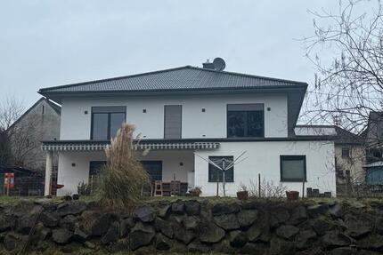 Haus Nauort - 8 Zimmer, 271 m&sup2;, 260.000&euro; | Angebot:25948085