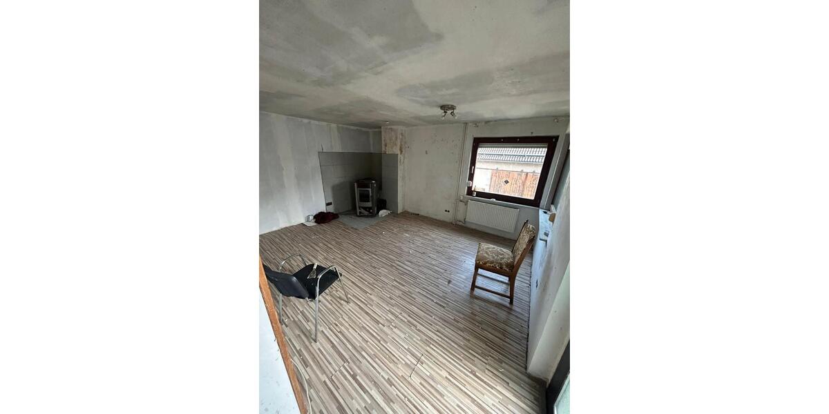 Mehrfamilienhaus, Wohnhaus Steimel - 13 Zimmer, 265 m&sup2;, 1.350&euro; | Angebot:26656497