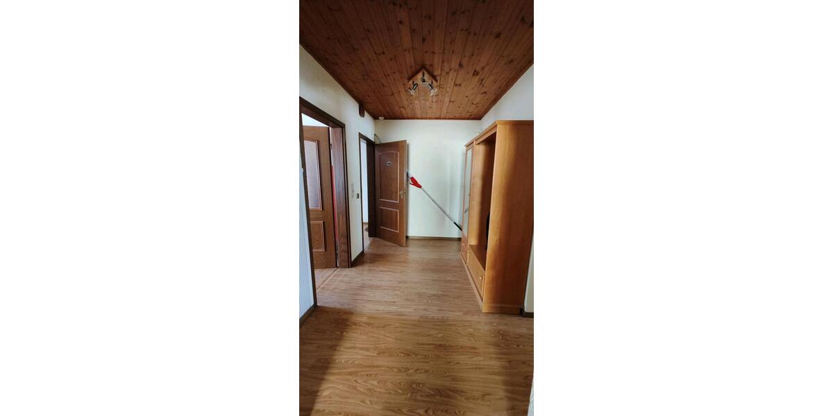 Etagenwohnung Urmitz - 7 Zimmer, 160 m&sup2;, 280.000&euro; | Angebot:26709840