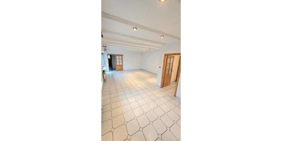 Etagenwohnung Mülheim-Kärlich Kärlich - 4 Zimmer, 136 m&sup2;, 1.225&euro; | Angebot:26024382