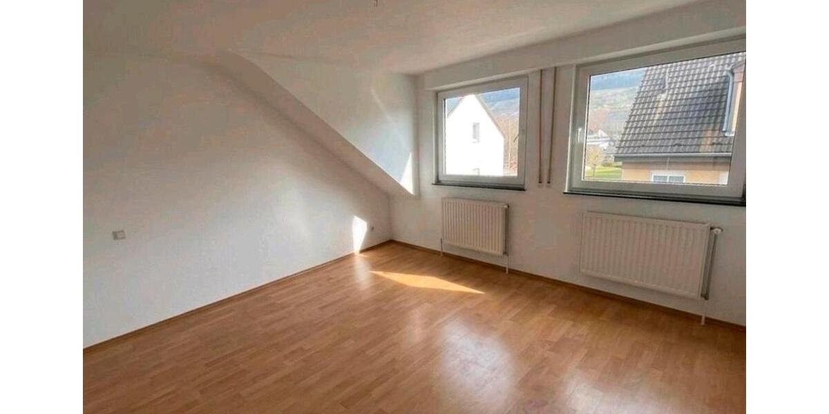 Dachgeschoßwohnung Bad Neuenahr-Ahrweiler Ahrweiler - 3 Zimmer, 80 m&sup2;, 860&euro; | Angebot:26645892