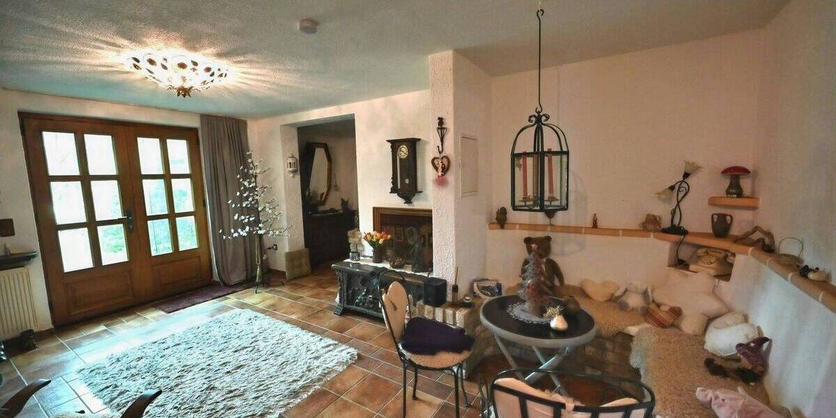 Einfamilienhaus Neustadt Weißenfels - 9 Zimmer, 200 m&sup2;, 259.000&euro; | Angebot:25687301