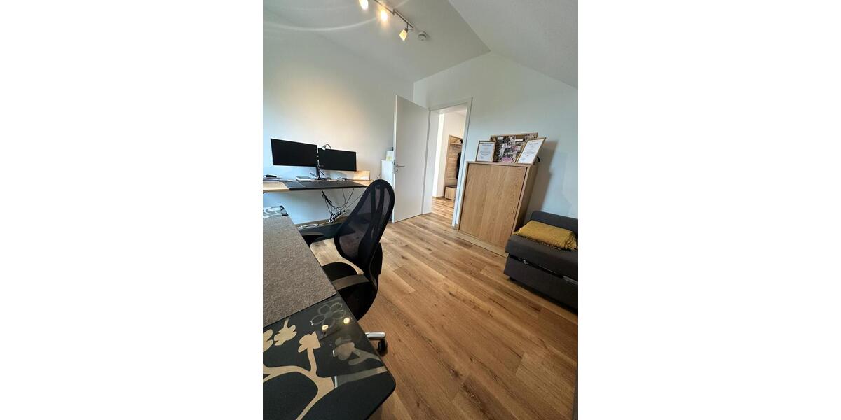 Dachgeschoßwohnung Kleinmaischeid - 4 Zimmer, 131 m&sup2;, 1.280&euro; | Angebot:25961988