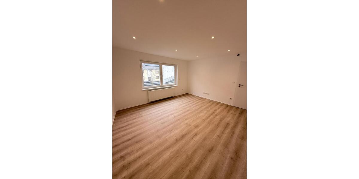 Etagenwohnung Kleinmaischeid - 4 Zimmer, 135 m&sup2;, 1.215&euro; | Angebot:25256837