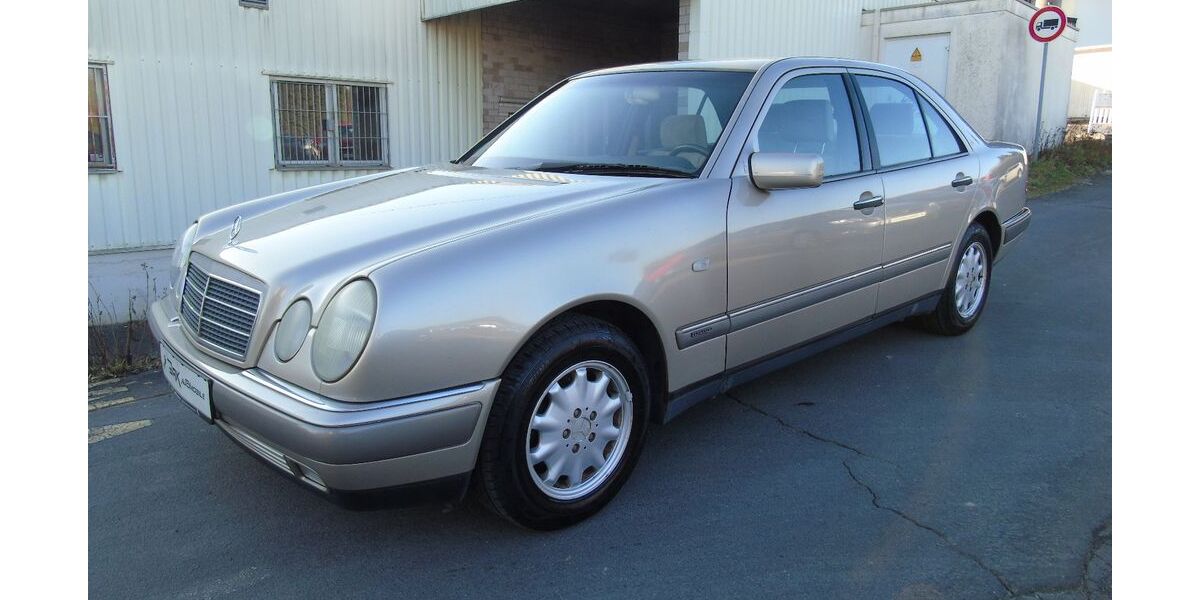 Mercedes-Benz E 200 209.000 km 1.990 &euro; Ransbach-Baumbach 56235
