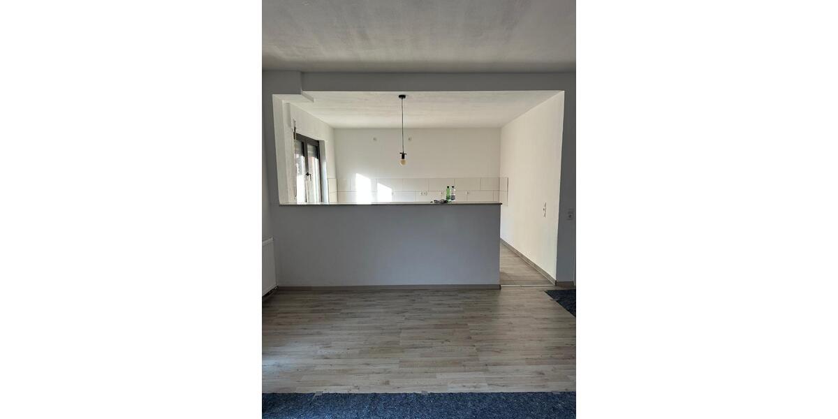Erdgeschoßwohnung Urmitz - 3 Zimmer, 90 m&sup2;, 700&euro; | Angebot:25271367