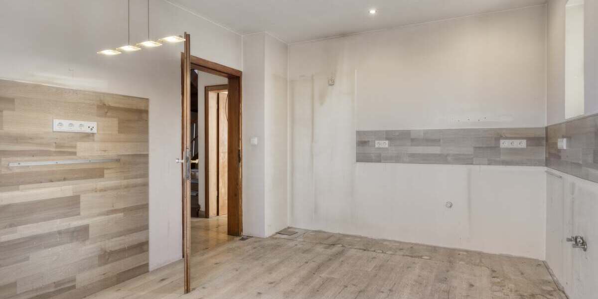 Solides Haus mit großem Garten in Aussichtslage ! - Einfamilienhaus Staudt | Angebot:25942745