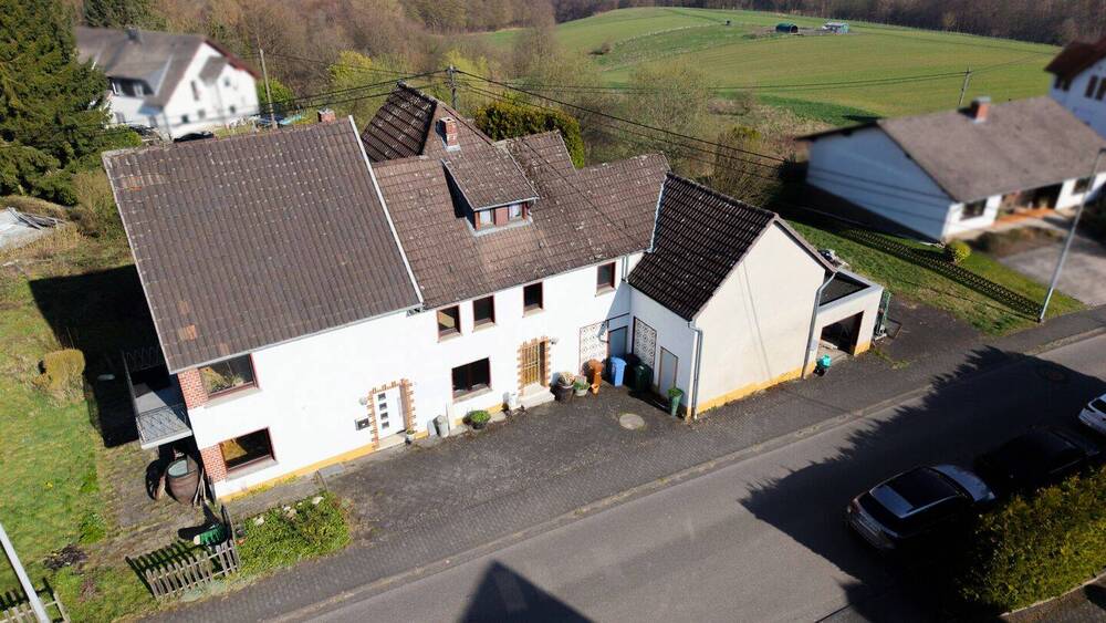 Mehrfamilienhaus, Wohnhaus Neustadt (Wied) Borscheid - 8 Zimmer, 200 m&sup2;, 295.000&euro; | Angebot:25970109