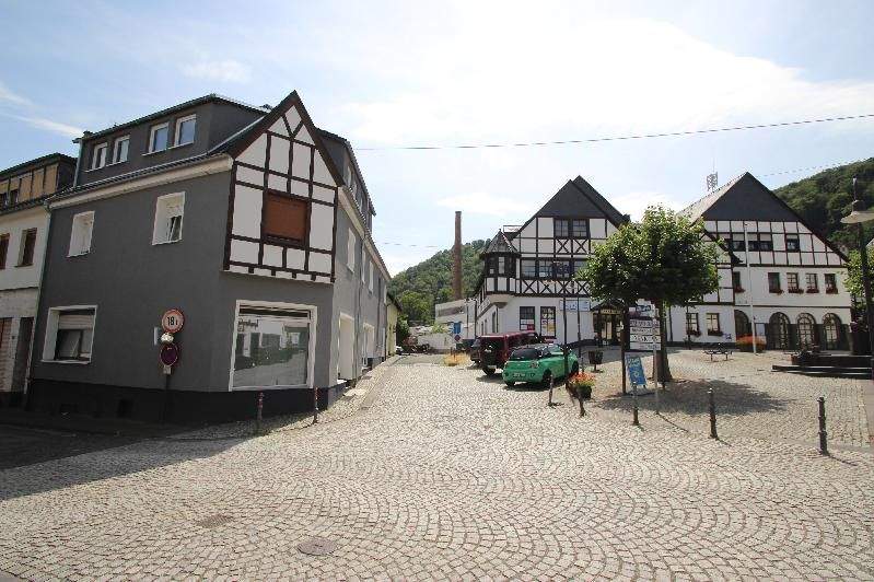 Mehrfamilienhaus, Wohnhaus Brohl-Lützing Brohl - 9 Zimmer, 240 m&sup2;, 350.000&euro; | Angebot:25690103