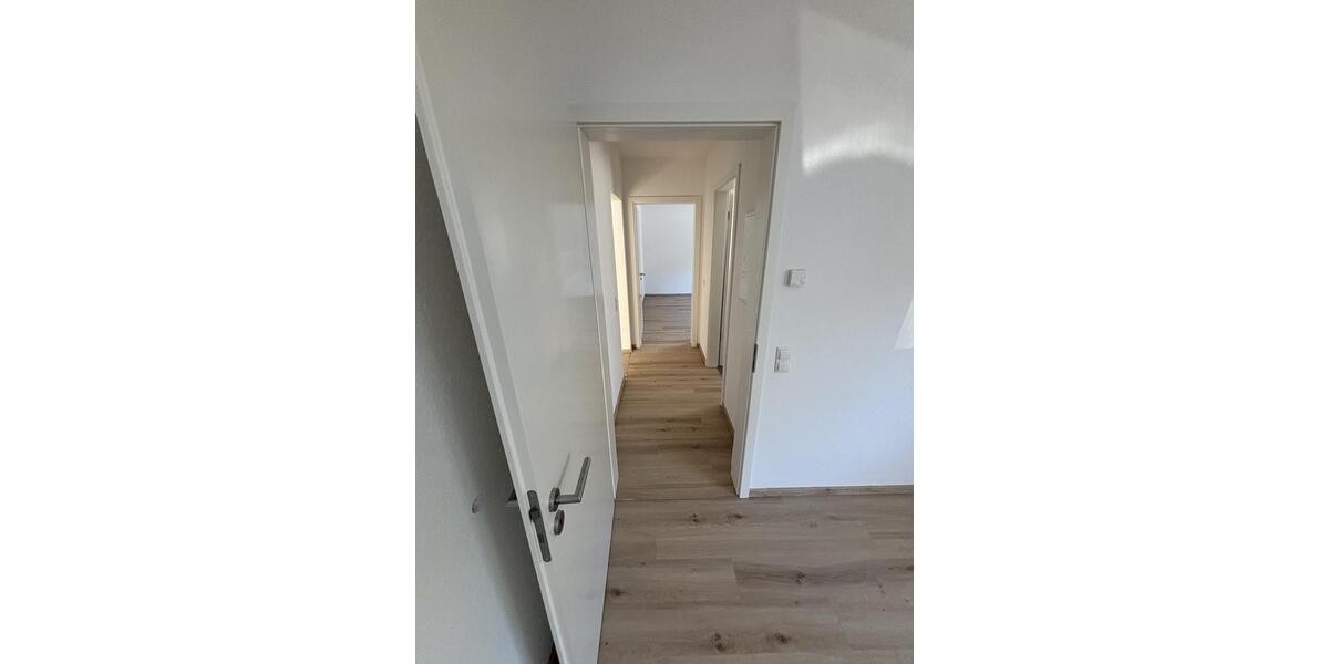 Etagenwohnung Urmitz - 3 Zimmer, 76 m&sup2;, 1.250&euro; | Angebot:23837933
