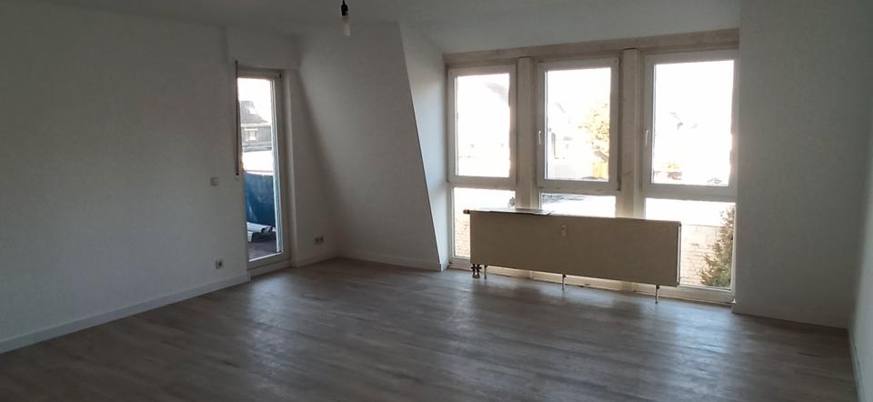 Dachgeschoßwohnung Neuwied - 3 Zimmer, 82 m&sup2;, 765&euro; | Angebot:26645357