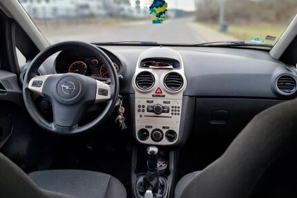 Opel Corsa 245.000 km 1.250 &euro; Kruft 56642