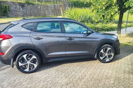 Hyundai TUCSON 139.000 km 13.899 &euro; Bad Neuenahr-Ahrweiler 53474